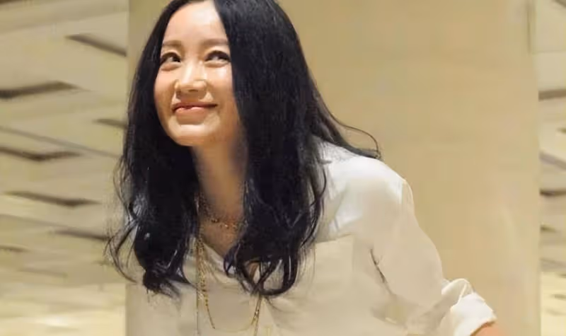 連上4次春晚，與恩師同居後懷孕被強制墮胎，如今54歲卻無人敢娶！