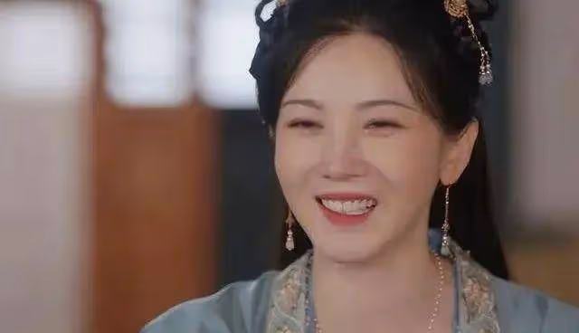 當「整容臉」混入諜戰劇，和天然臉演員對戲，簡直是尬出天際