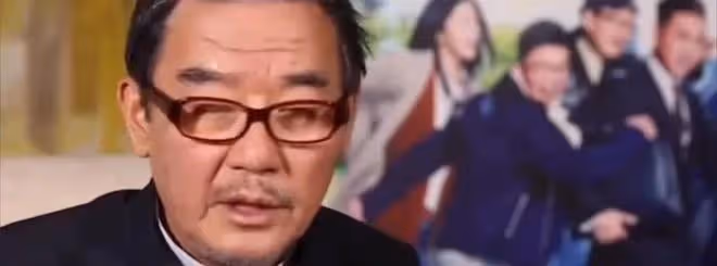 李立群回家探親計劃有變,望河南哥哥不要怪罪,上樹剪樹枝腰扭傷