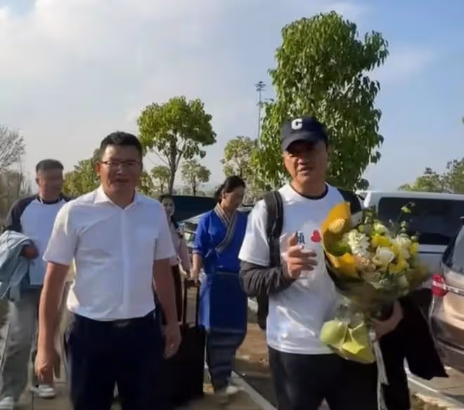 李亞鵬一切都結束,住的房子也被強制執行,清早發視頻向網友告別