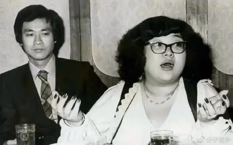 一次,鄭少秋對沈殿霞說,3年內生不出孩子就離婚,倒時別怪我無情