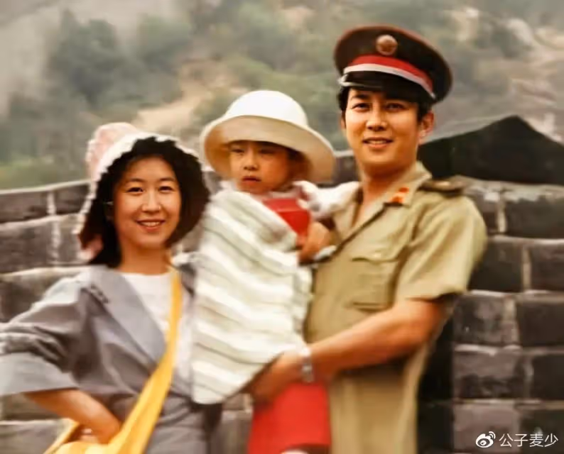 靠老婆出圈的3位男星!成名後拋棄妻子,甚至逼死原配,令人不齒