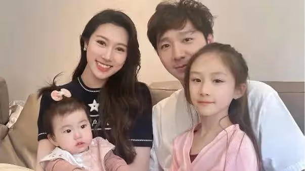 陳佩斯兒子曬全家福！4個孩子都是高顏值臉，表妹長相不輸女明星