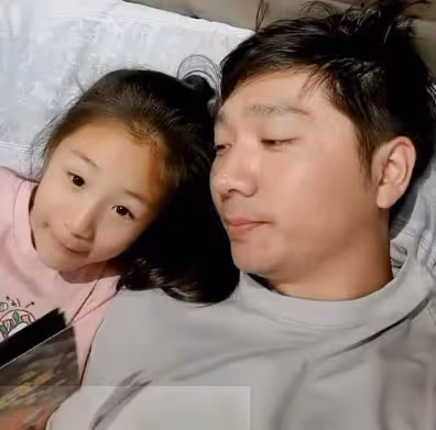 陳佩斯兒子曬全家福!4個孩子都是高顏值臉,表妹長相不輸女明星