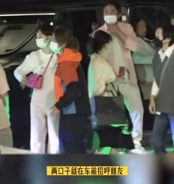 鄧超孫儷一家四口外出聚餐,為9歲女兒慶生,等等身高直追媽媽