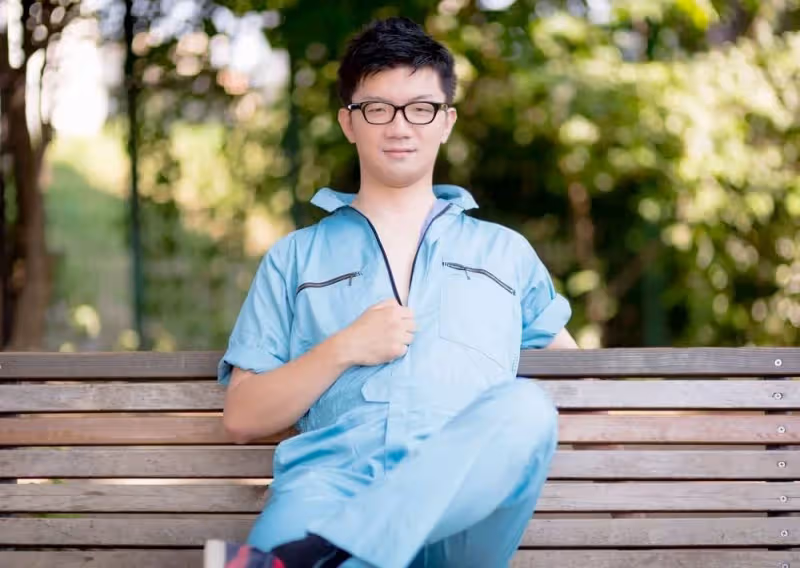 苦追她3年的男孩，她對人家愛搭不理，突然男孩要結婚了，看到新娘後，她卻哭了！