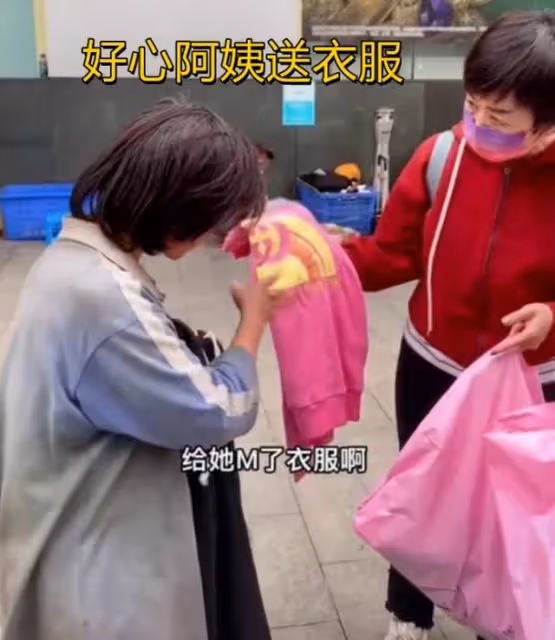 結婚時婆婆大方地給135萬聘金!一次她生病住院,我拿「聘金提款卡」去交費,輸完密碼「一看餘額」心涼透了....