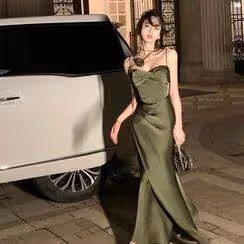 老公娶了閨蜜,他們的兒子出生後,我盛裝出席,他們當場鬧起了失婚!