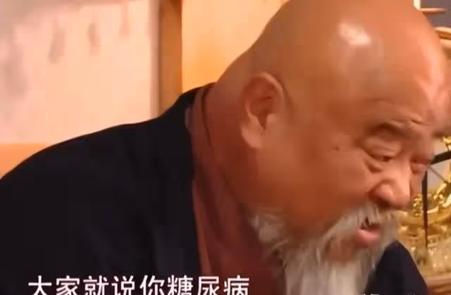 68歲李琦近況曝光,無戲可拍在街頭賣羊肉串,肉多味美一串五十塊