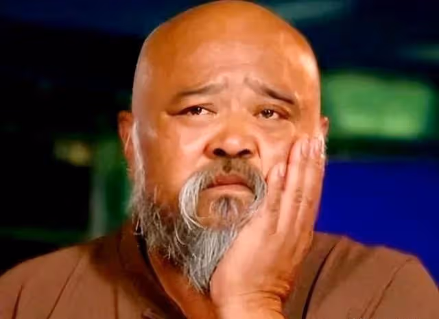 68歲李琦近況曝光,無戲可拍在街頭賣羊肉串,肉多味美一串五十塊