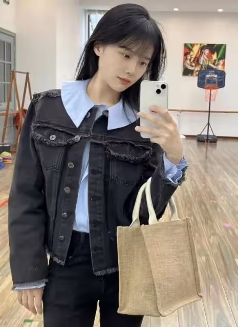 挖呀挖黃老師被曝疑似整容,之前顏值一般,現在長相漂亮身材苗條