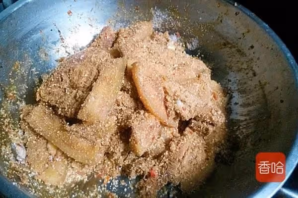 五花肉別只紅燒了，教你新做法，解饞又過癮！