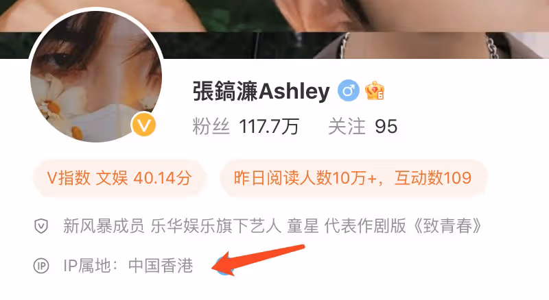 51歲洪欣婚變風波後疑首現身，帶22歲兒子聚會，未戴婚戒容光煥發