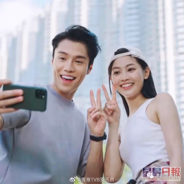多次否認拍拖卻一起逛展覽!TVB力捧小生與上位小花愛的甜蜜