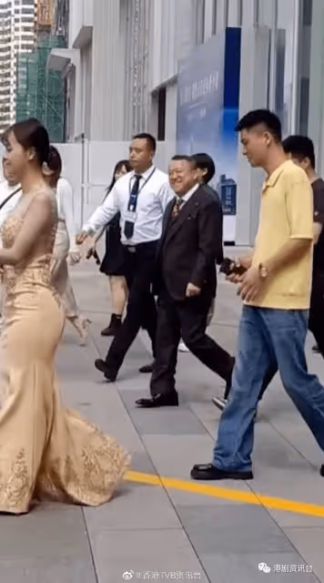 70歲曾志偉閃現珠海樓盤活動!狂熱女粉絲問買邊度:想做你鄰居
