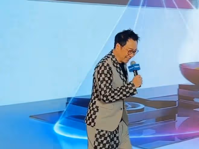 TVB視帝上海商演場面冷清,4名保鏢護送排場足,卻無粉絲圍觀