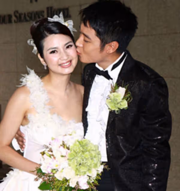 洪欣離婚後首露面!帶莫少聰兒子赴台聚會心情好,不見張丹峰女兒