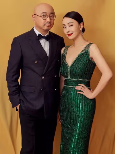 徐崢陶虹出逃畫面曝光？網友曬最新合影，51歲徐崢變得又老又胖