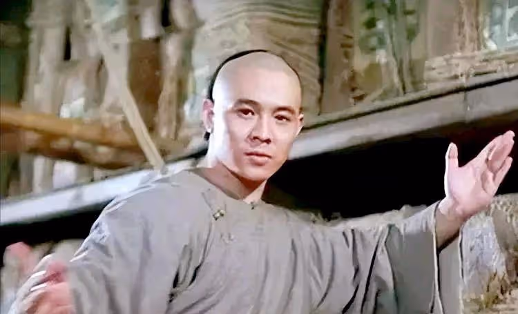 成名後，「硬漢一哥」拋妻棄子，遠嫁楊若兮，現在下線了，沒人用了