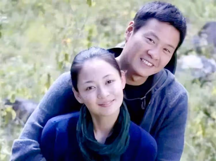 成名後，「硬漢一哥」拋妻棄子，遠嫁楊若兮，現在下線了，沒人用了