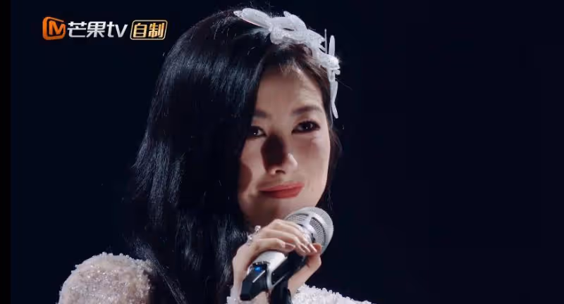 《乘風》秋瓷炫、李彩樺高能重逢，朱珠一問三不知，像極了圈外人