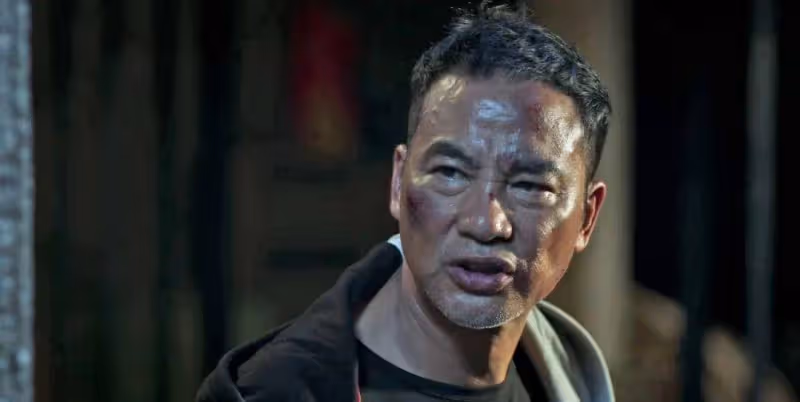 68歲任達華大陸穴位行走，鬍鬚如野人，原來表演15分鐘收50萬元