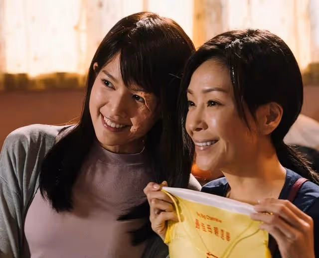 香港知名女星被質疑患病,瘦到雙頰凹陷青筋凸起,宛如紙片人