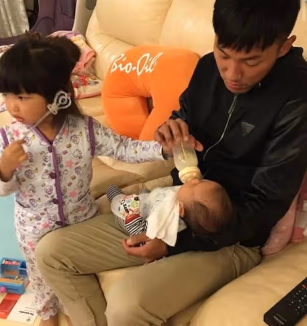 三層村屋曝光!TVB男星豪宅內景大公開,擁巨型花園供孩子玩樂