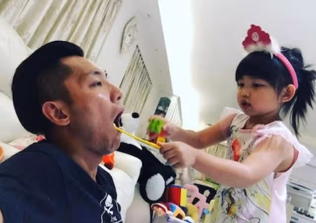 三層村屋曝光!TVB男星豪宅內景大公開,擁巨型花園供孩子玩樂