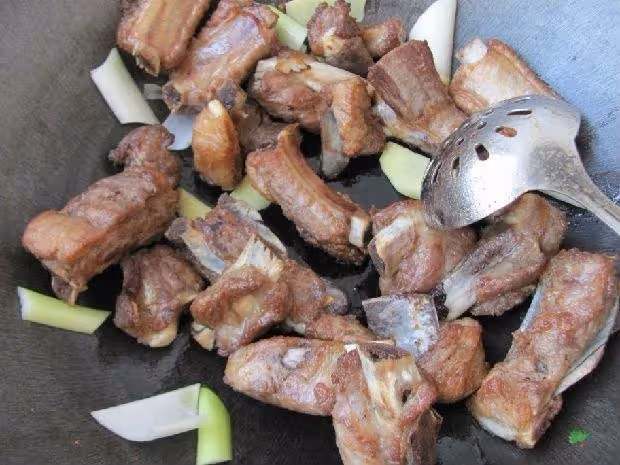 香辣孜然排骨味道真棒，營養美味佳肴～