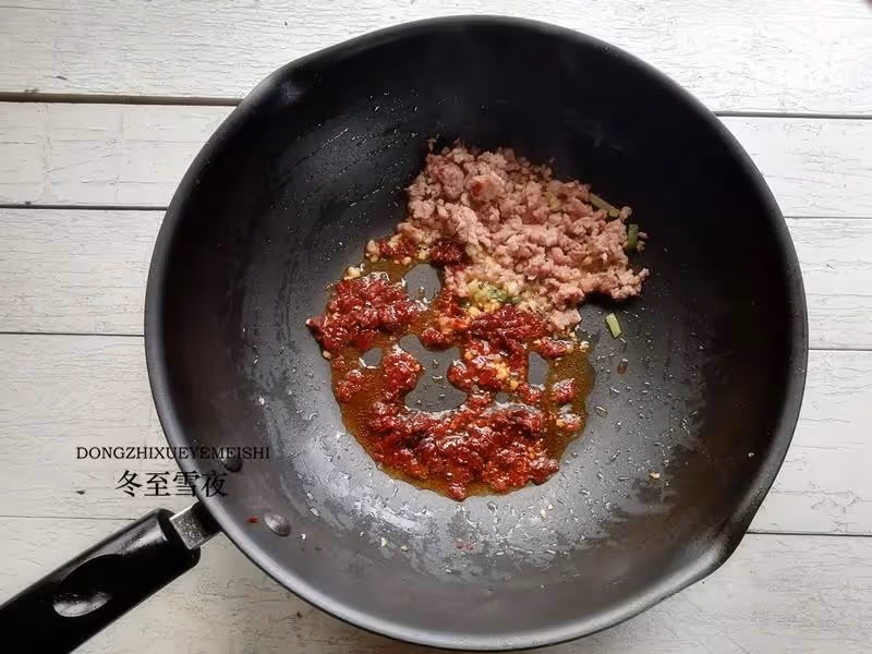 茄子的這個做法太好吃了,不用過油,看著就有食慾,米飯別做少了~