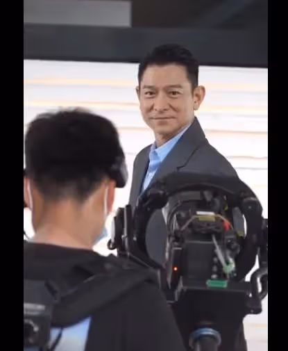 劉德華片場真實狀態曝光,用衛生紙當鼻托,引起網友熱議