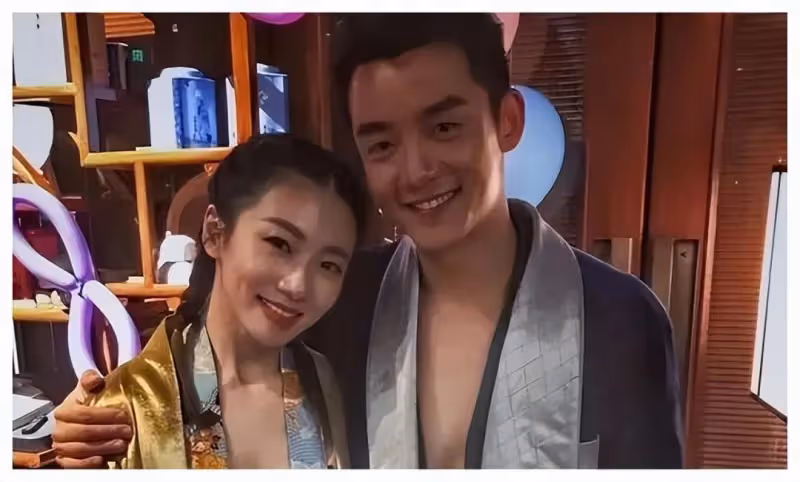 鄭愷前任程曉玥官宣產女,曬寶寶正臉,Ellary秀髮濃密笑容好治癒