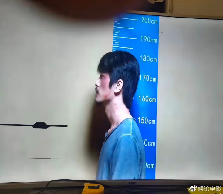 陳曉童瑤新劇《小日子》路透，網友質疑陳曉身高，不到180厘米？
