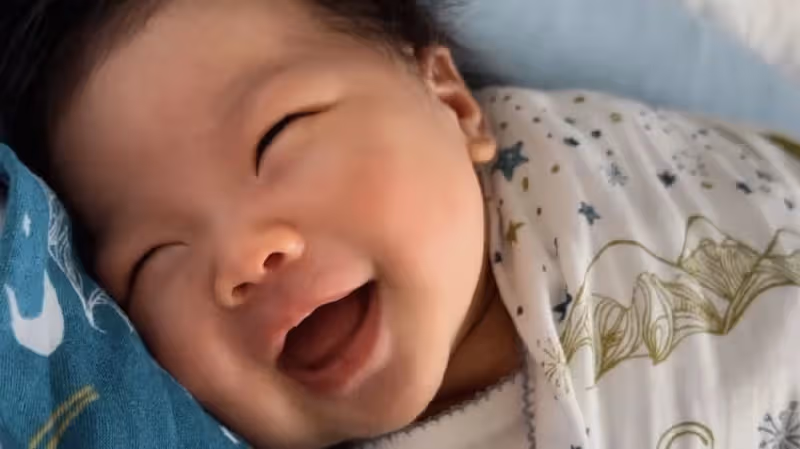 鄭愷前任程曉玥官宣產女，大方曬寶寶正臉，Ellary發量濃密笑容好治癒