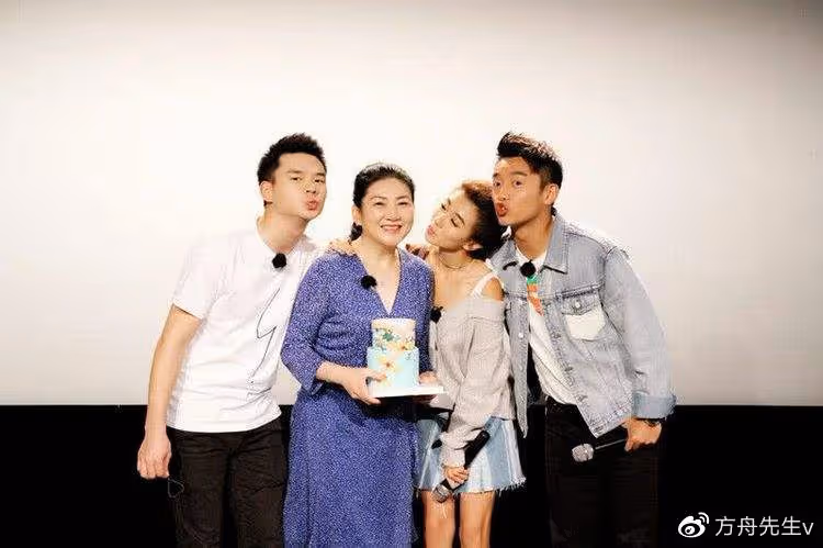 鄭愷前任程曉玥官宣產女,大方曬寶寶正臉,Ellary發量濃密笑容好治癒