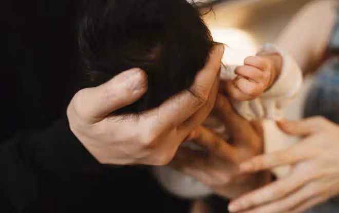 鄭愷前任程曉玥官宣產女,曬寶寶正臉,Ellary發量濃密笑容好治癒