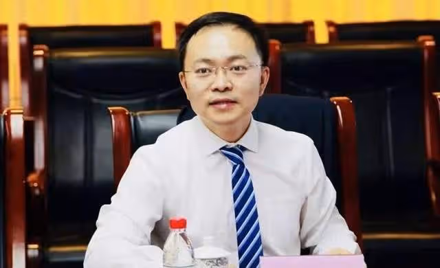 董宇輝淚奔，原京東財務副總裁，漸凍症患者蔡磊：等我好了擁抱你