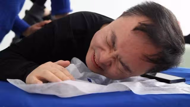董宇輝淚奔,原京東財務副總裁,漸凍症患者蔡磊:等我好了擁抱你
