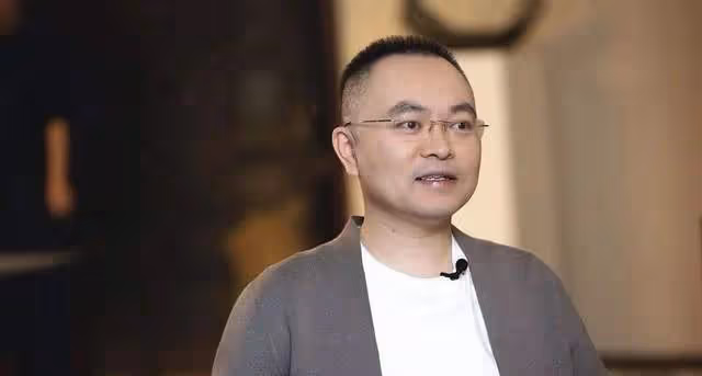 董宇輝淚奔,原京東財務副總裁,漸凍症患者蔡磊:等我好了擁抱你