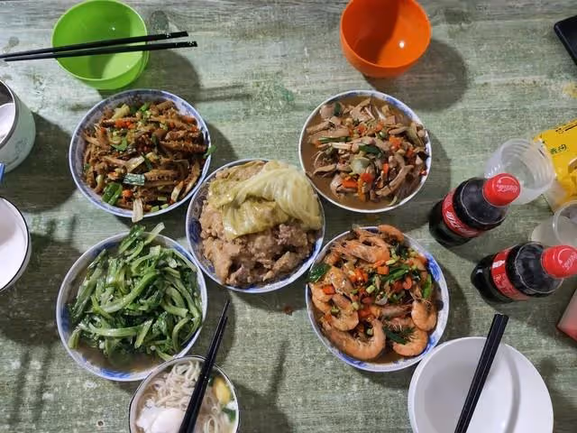 我58歲,辛苦把女兒供到研究生畢業,女兒考上公務員後把我拉黑了