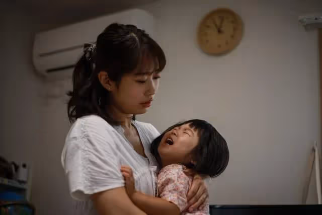 我58歲,辛苦把女兒供到研究生畢業,女兒考上公務員後把我拉黑了