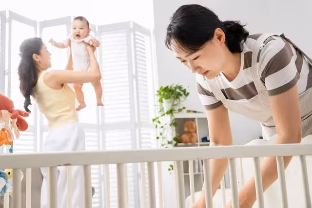 婆婆出3000給小姑子帶娃，婆婆生病沒人管，小姑子大鬧母親生日宴
