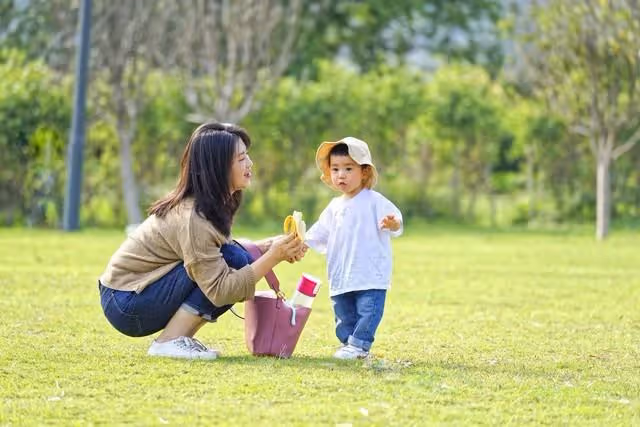 兒媳嫌棄婆婆管太多,一家3口出去單過,吃苦後才知道有婆婆真好