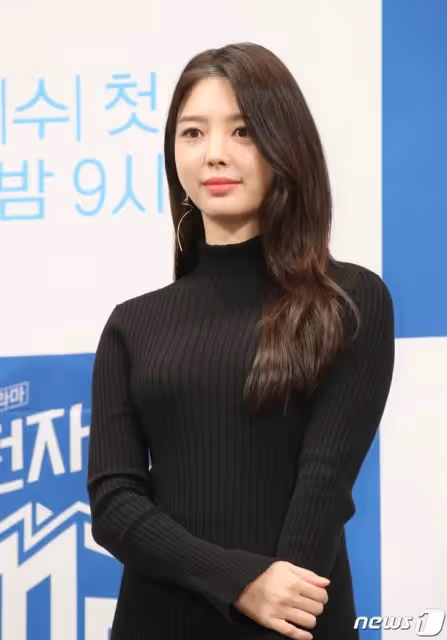 韓女星今年計劃休息,被質疑是做整容手術,她回應稱只是躺在家裡