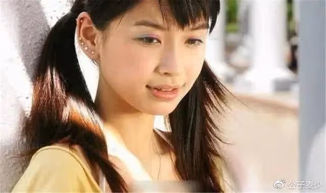 離婚1年,「不靠男人」的楊穎又回到起點,當初多豪橫如今多狼狽