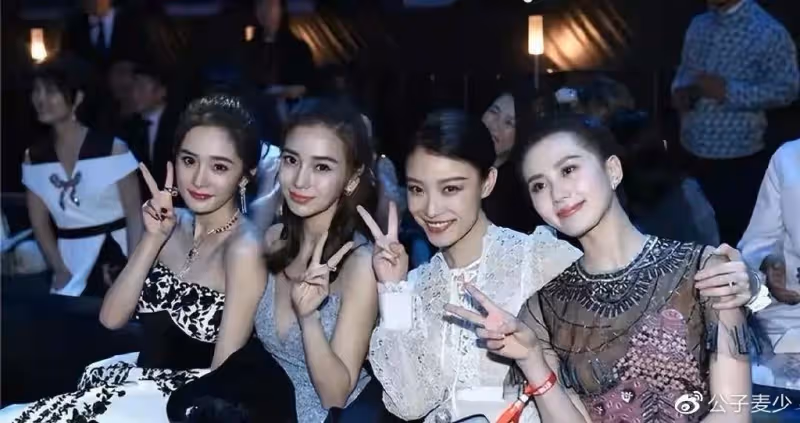 離婚1年,「不靠男人」的楊穎又回到起點,當初多豪橫如今多狼狽