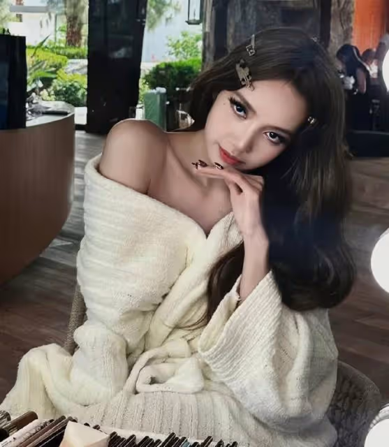 智者不如愛河!lisa女王又破吉尼斯紀錄了,是大長腿驚人小富婆啊