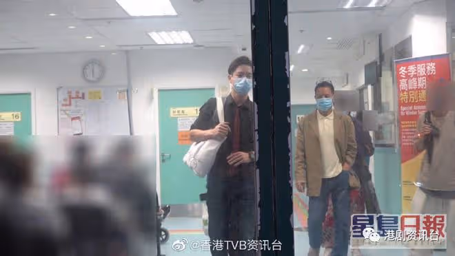 突發!71歲吳大強受訪時突然暈倒,TVB小生趕去醫院接爸爸