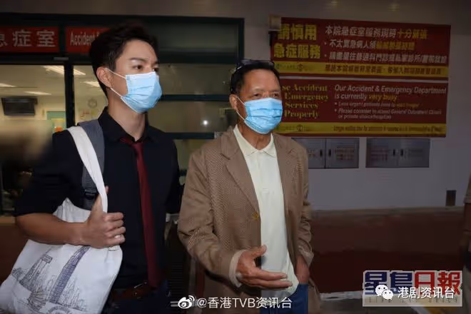 突發!71歲吳大強受訪時突然暈倒,TVB小生趕去醫院接爸爸